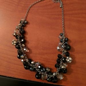 ⬇️Black & silver necklace💐